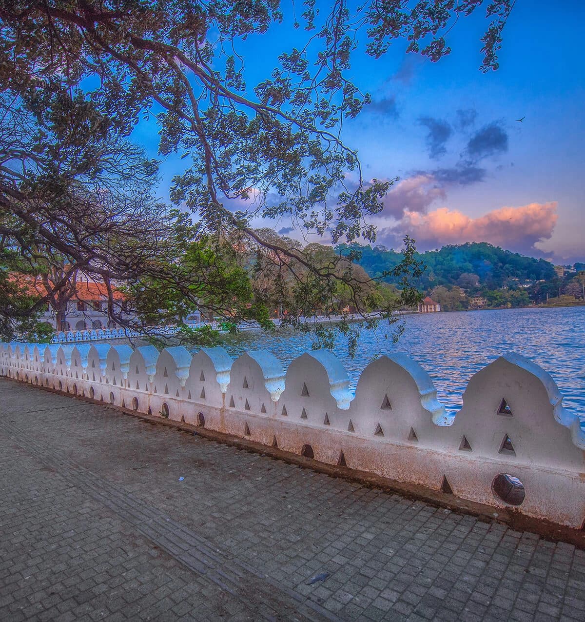 Walk Around Kandy Lake
