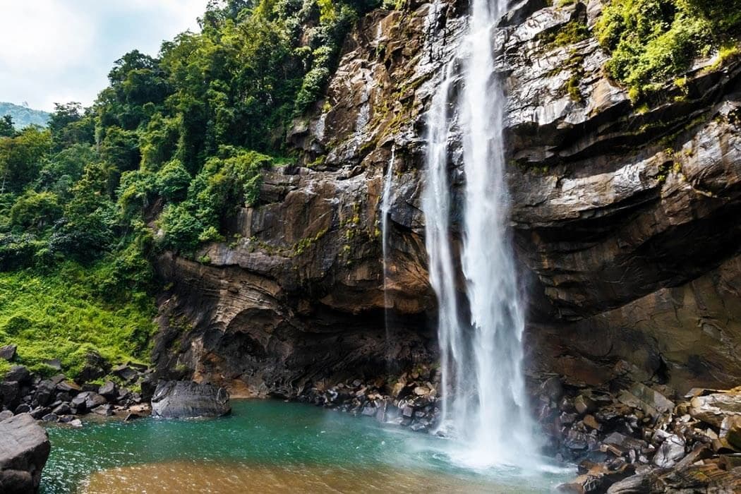 Discover Ramboda Falls