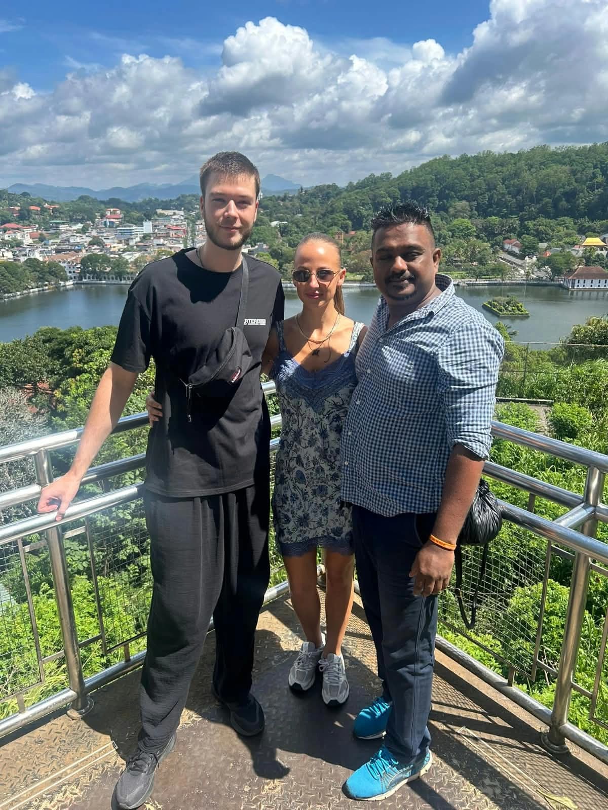 Ceylon Tour Kings Happy Traveler 22